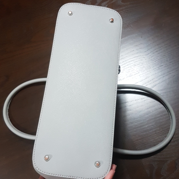 DKNY Bryant Large Tote Handbag - Picture 11 of 16